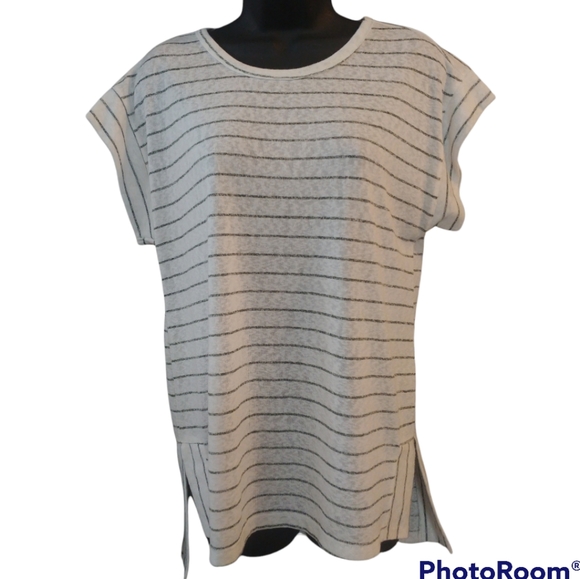 bobeau Tops - Bobeau stripe knit top